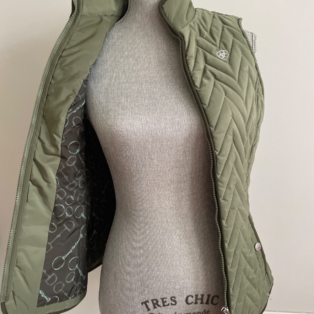 Ariat vest - Picture 2 of 3